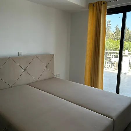 Beautiful Modern 2-bedroom In * 库克里亚